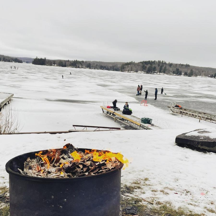 Harcourt Baptiste Lake Lodge מראה חיצוני תמונה