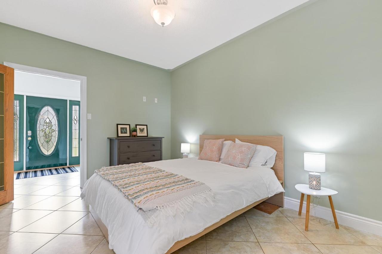 Harcourt Baptiste Lake Lodge מראה חיצוני תמונה