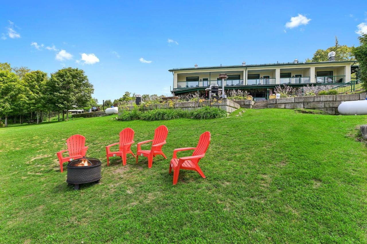Harcourt Baptiste Lake Lodge מראה חיצוני תמונה
